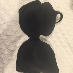 40 DD Victoria’s Secret Black bra.